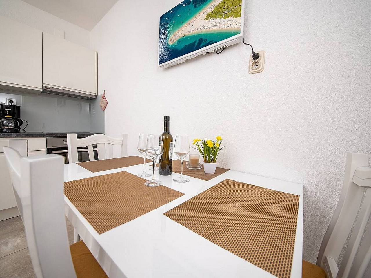 Ganze Wohnung, Apartments Magdalena - Standard Apartment with Terrace and Sea View (A2) in Bol, Brac