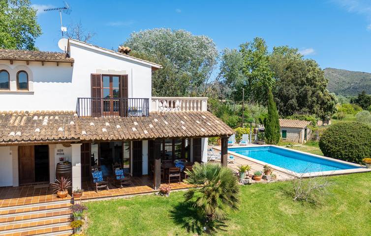 Artà Oase: Modernes Apartment mit Terrasse, Pool und AC in Artà, Mallorca Osten