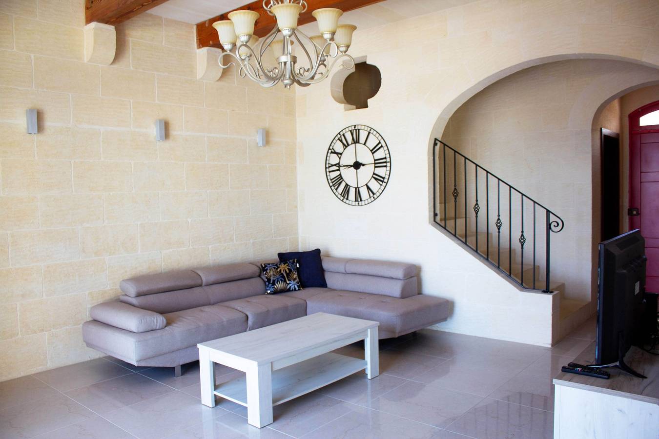 Kenn Gozitan villa and pool in Gharb, Gozo