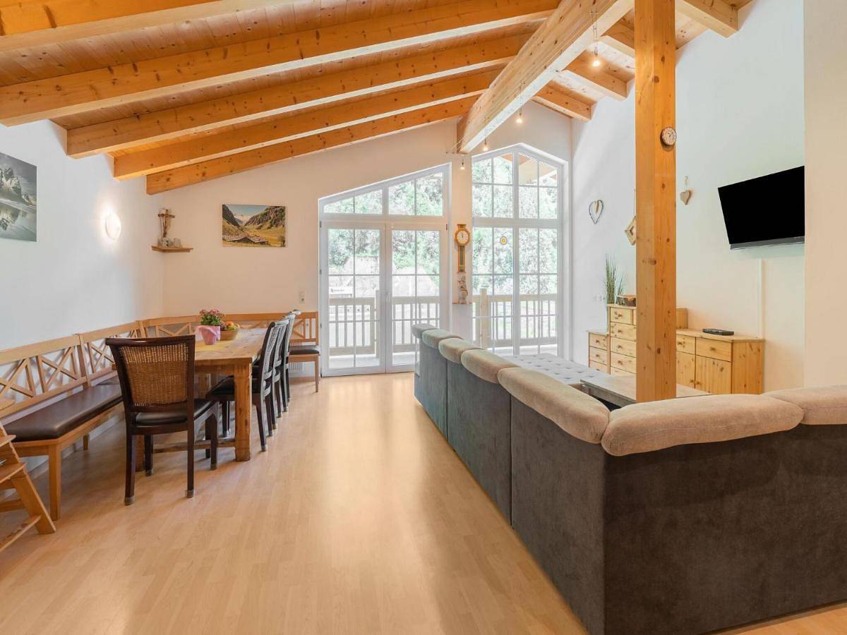 Three-Bedroom Holiday Home in Hollersbach im Pinzgau, Pinzgau