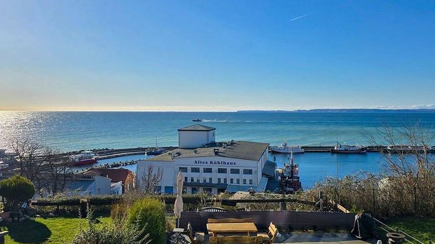 Ferienhaus für 10 Personen, mit Terrasse und Sauna sowie Garten, mit Haustier in Sassnitz