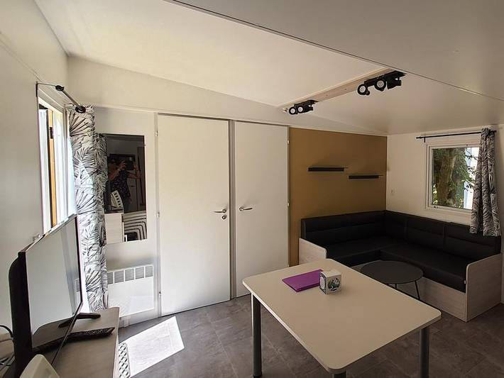 Mobil home pour 4 personnes à Saint-Point-Lac - 3