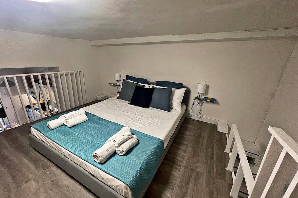 Entire apartment, Taormina relaxation in cozy house a few steps from the beach self check-in in Santa Teresa di Riva, Messina Province