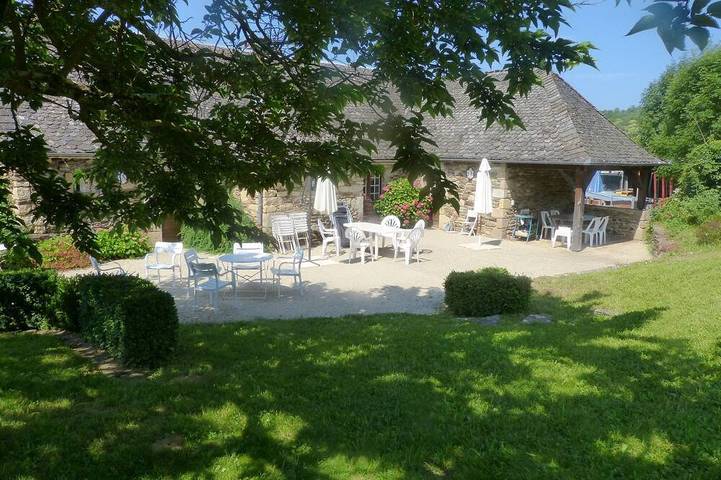Location de vacances pour 8 personnes, avec terrasse et jardin à Saint-Côme-d'Olt - 4