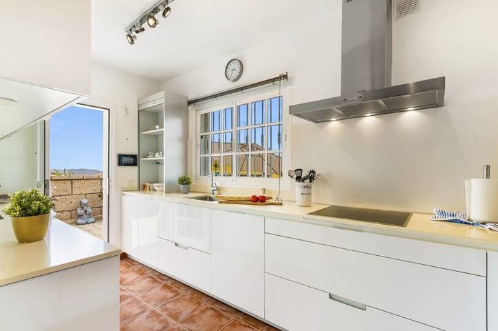 Villa pour 6 personnes, avec jardin à Arona - 4