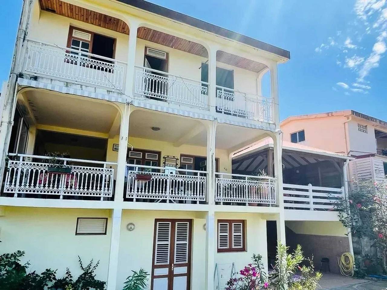 Maison charmante avec vue sur la mer et montagnes, Les Anses-d'Arlet. in Les Anses-d'Arlet, Martinique
