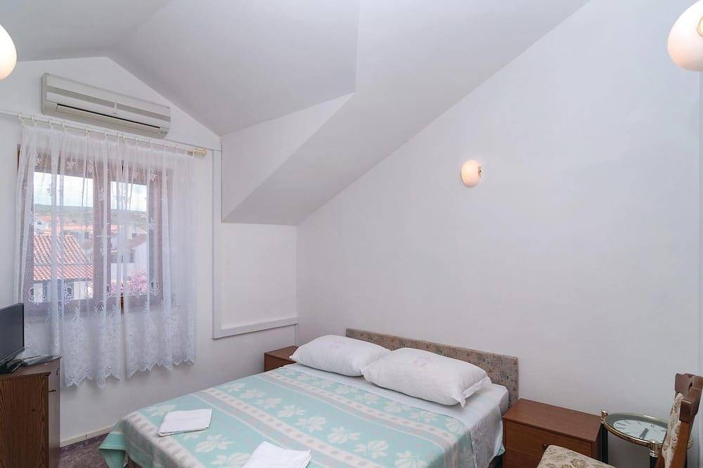 Apartamento entero, Bonito apartamento en Supetar con vistas al mar. in Supetar, Brac