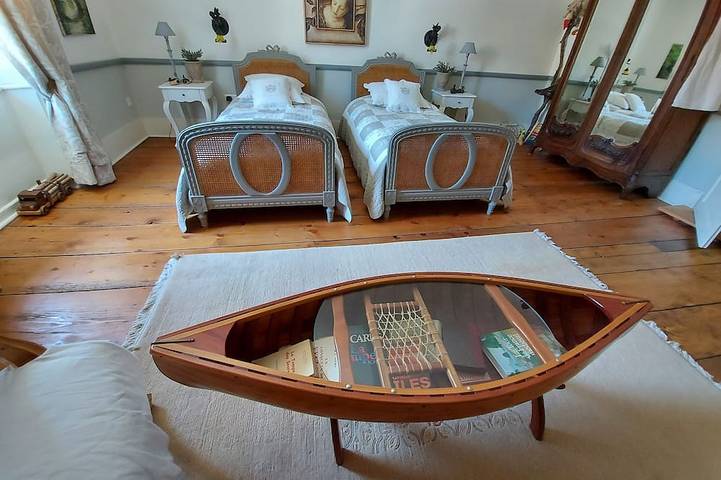 Ganze Wohnung, Ferienappartement im Tal der Loue, Haus aus dem 18.Jahrhundert, am Fluss in Vuillafans, Französischer Jura