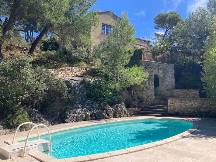 Gîte pour 2 personnes, avec jardin ainsi que vue et piscine à Cavaillon