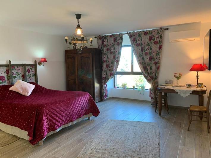 Location de vacances pour 2 personnes, avec piscine ainsi que jardin et jacuzzi à Lens-Lestang