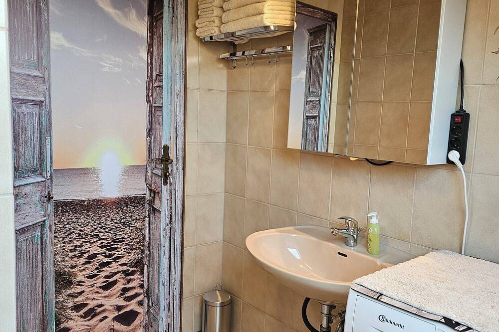 Ganze Wohnung, 105 m² Gemütlichkeit mit Billardtisch und großem Balkon.\nhaustierfreundlich! in Wiesenbronn, Fränkisches Weinland