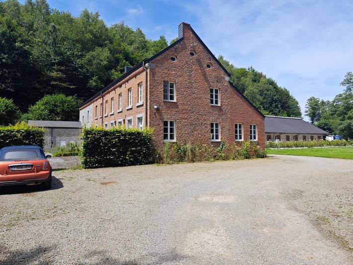 Chambre d’hôte pour 2 personnes, avec terrasse ainsi que jardin et vue, animaux acceptés à Onhaye