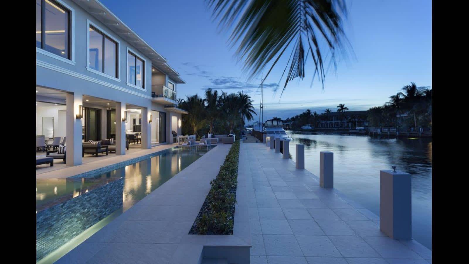 Waterfront Luxury Estate with Private Dock Lighthouse Point in Lighthouse Point, Broward County