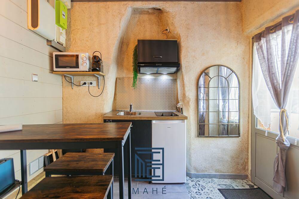 The little house in the port of Tréguier in Tréguier, Costa de granito rosa