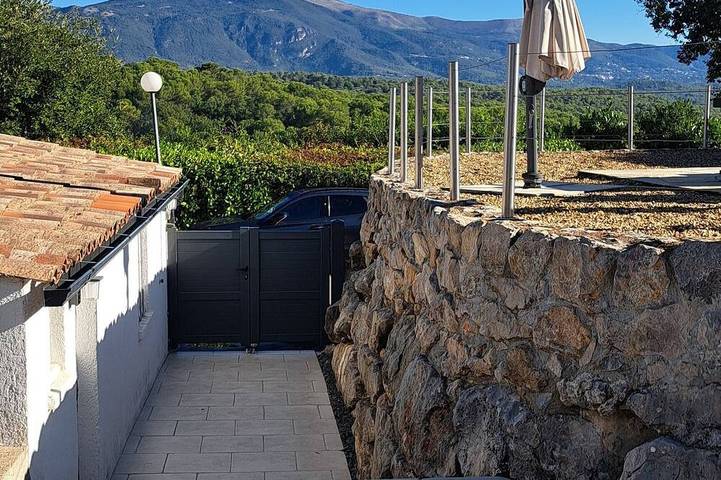 Family Villa, heated private pool, air con, wifi, Valbonne 10 min walk in Valbonne, Mediterranean Coast (France)
