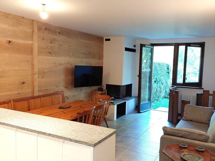 Entire apartment, Stunning 3-room in Chamonix - Private Garden - Parking - Pets Allowed in Brevent-Flegere, Chamonix-Mont-Blanc
