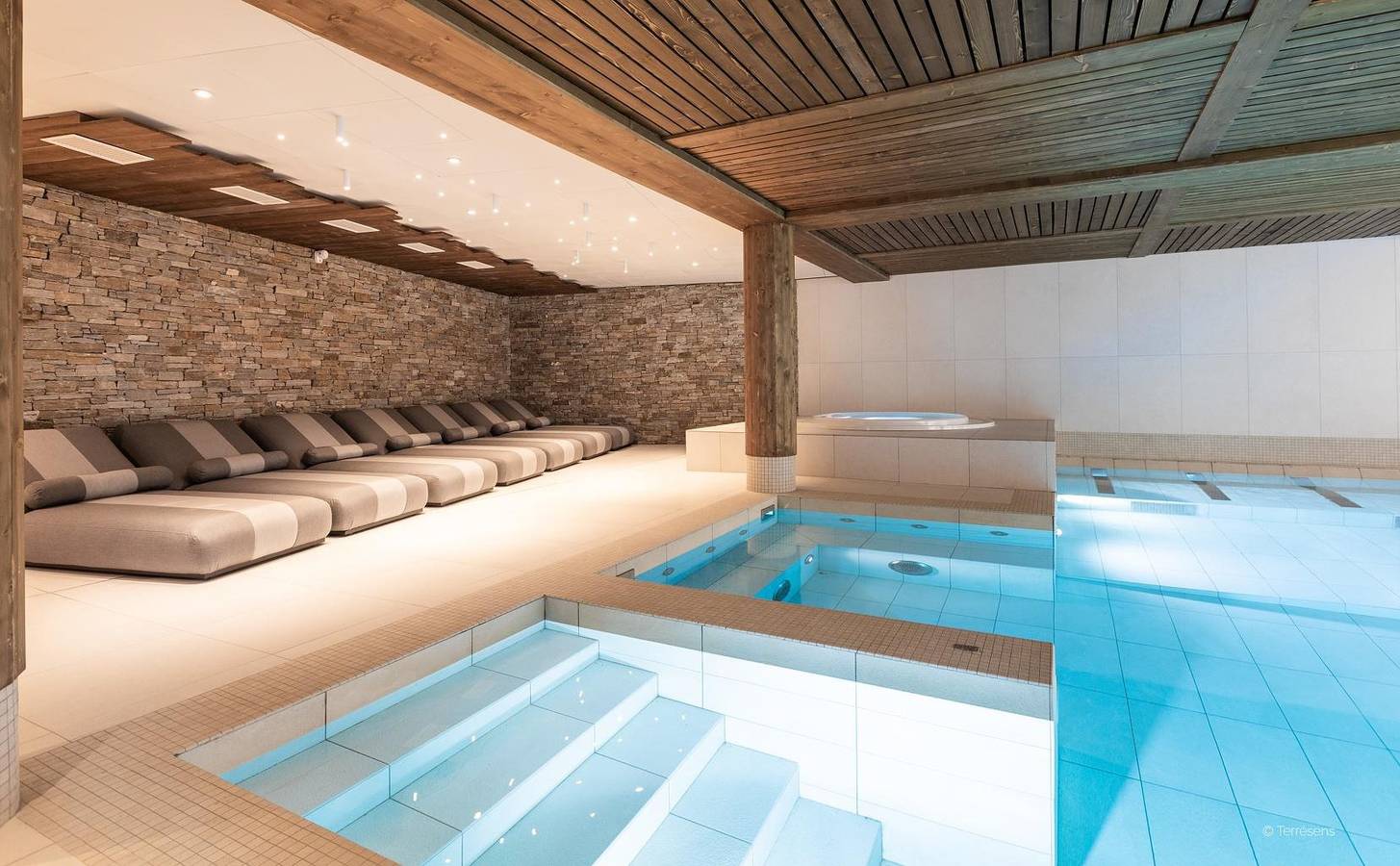 Appartement entier, Résidence Terresens Le Snoroc - Appartement 5 pièces cabine 10 personnes in La Plagne, Aime-la-Plagne