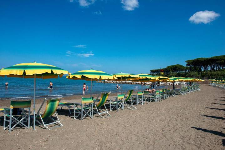 Camping für 5 Personen, mit Garten und Pool in Cecina