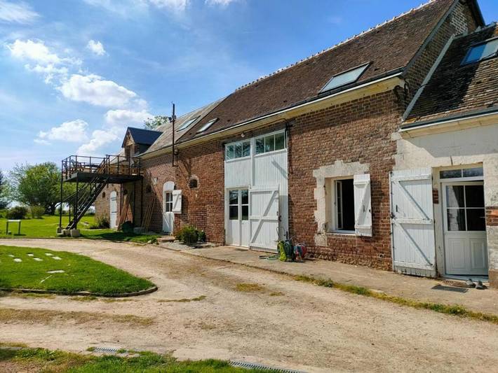 Maison de campagne pour 4 personnes, avec Terrasse ainsi que Jardin et Piscine à Prunay-Cassereau