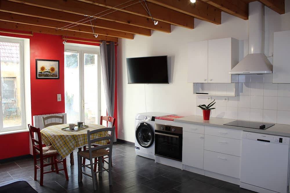 Charming town center house with garden in Saint-Amand-Montrond