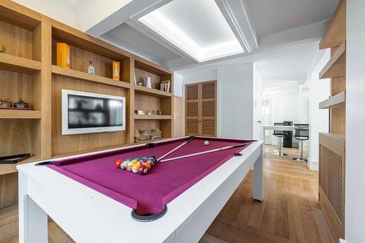 Location de vacances pour 7 personnes, avec piscine ainsi que jardin et jacuzzi dans Office De Tourisme De Juan Les Pins - 4