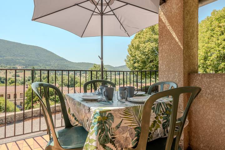 Location de vacances pour 4 personnes, avec balcon, animaux acceptés à Montbrun-les-Bains