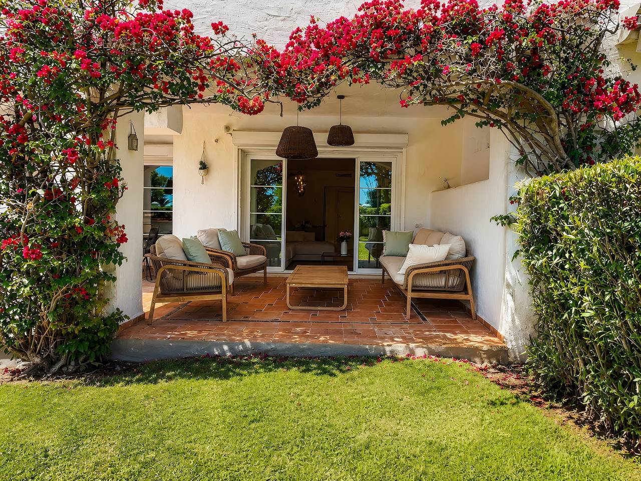 Apartamento entero, Apartamento 'Beachside San-Pedro' con vistas a la montaña, Wi-Fi y aire acondicionado in San Pedro Alcántara, Marbella