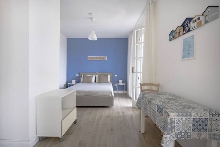 Geheel appartement, Vakantieappartement voor 2 personen met balkon/terras in Pulsano, Golf van Tarente