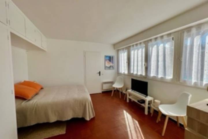 Appartement entier, 35m² Avec Piscine Pour Couple à Saint Tropez in Saint-Tropez, Côte méditerranéenne (France)