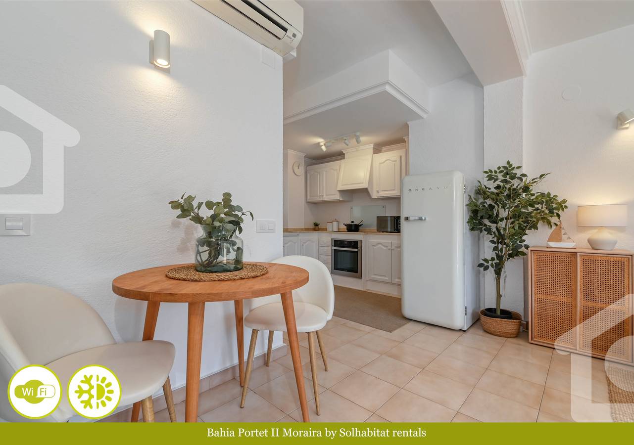Entire apartment, Holiday apartment for 4 people with pool in Cala El Portet, Teulada (Spain)