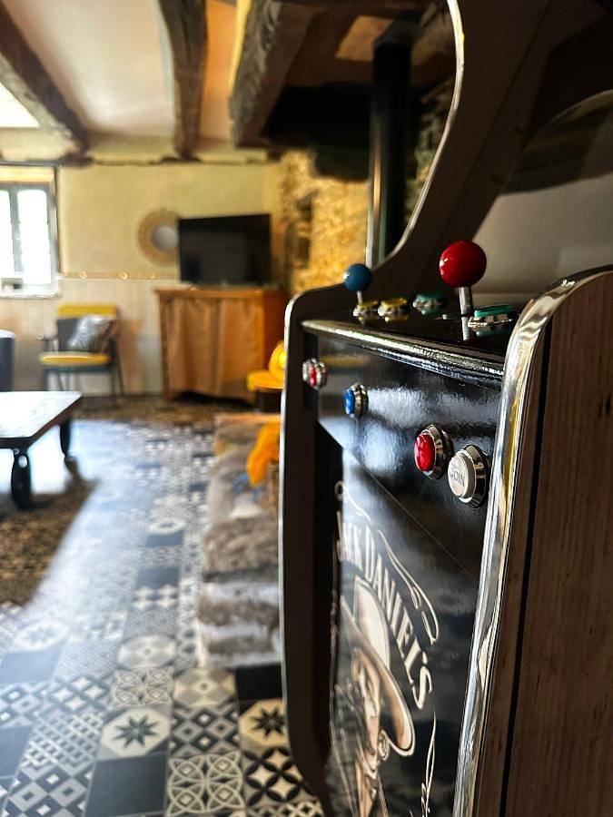 Location de vacances pour 8 personnes, avec vue ainsi que jardin et piscine à Lanouée - 4