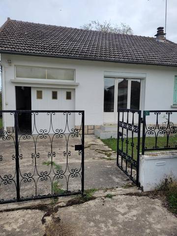 Location de vacances pour 2 personnes, avec terrasse et vue à Le Veurdre