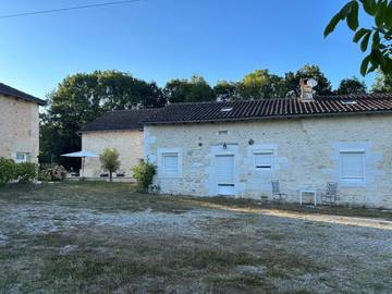 Gîte pour 10 personnes, avec piscine ainsi que vue et jardin à Trélissac