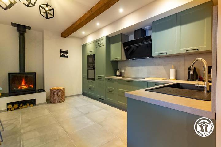 Gîte pour 12 personnes, avec terrasse ainsi que jacuzzi et jardin à Beaudéan - 4