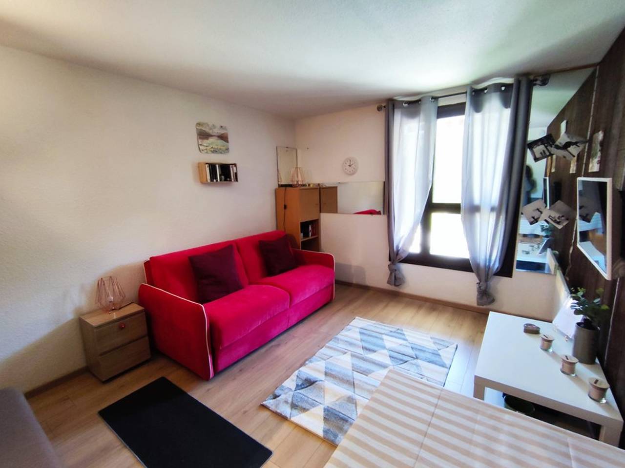 Studio entier, Charmant Studio Lumineux au Hameau, à 150m des Pistes, Wifi Inclus in Isola 2000, Isola