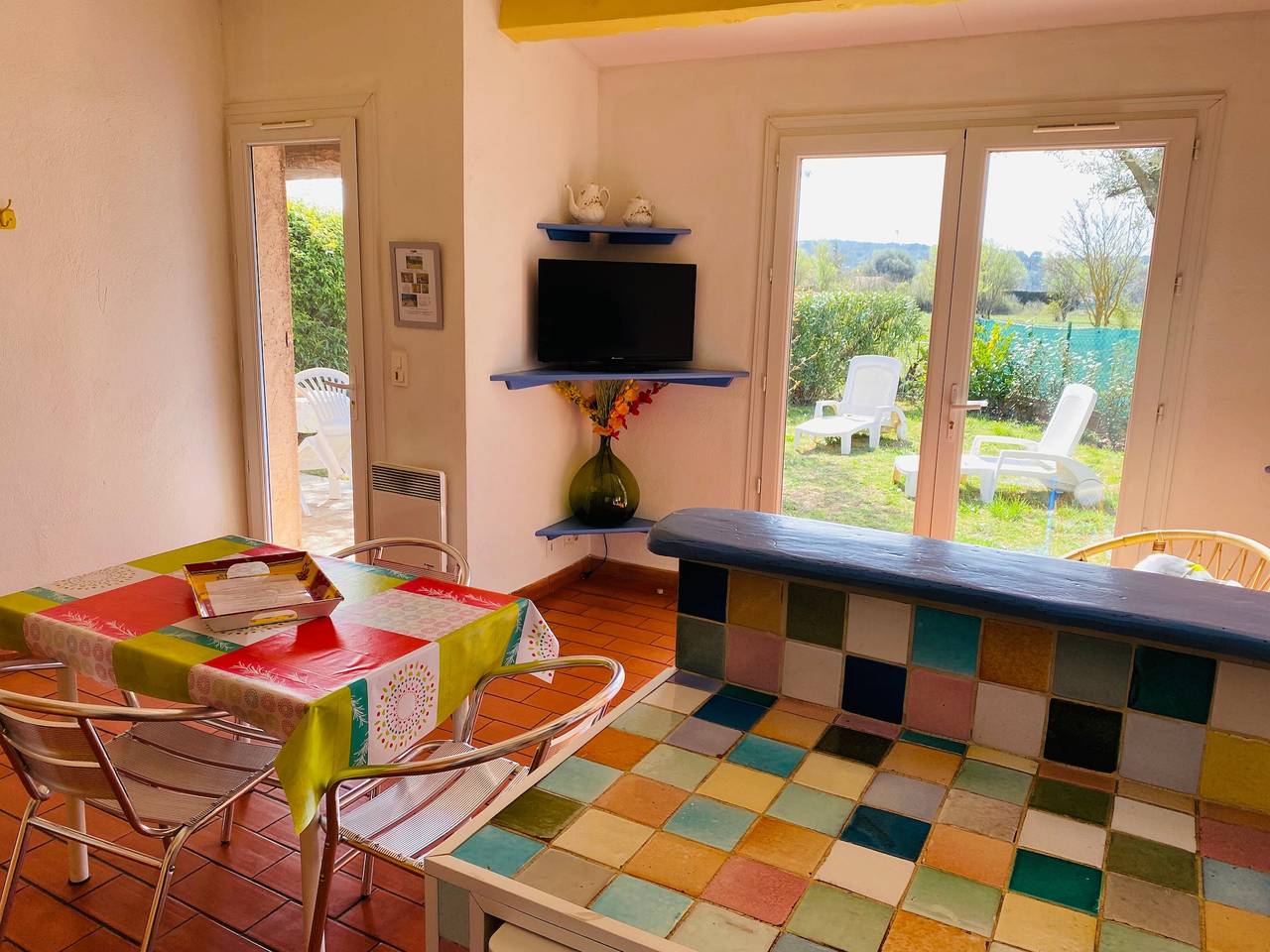 Location meublée, piscine, animaux, jardin, wifi in Lorgues, Région de Draguignan