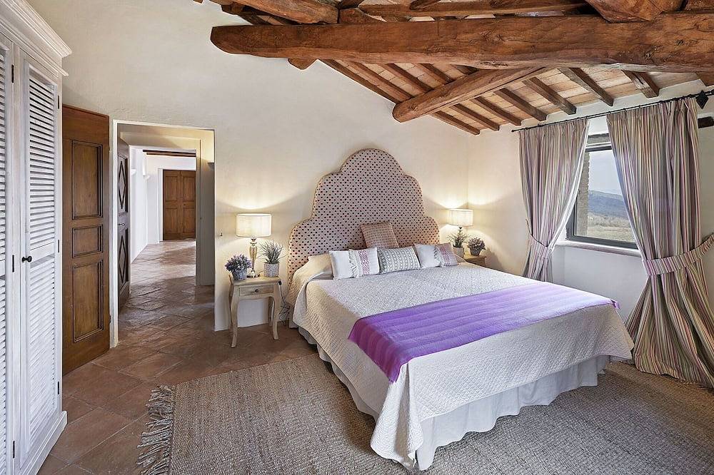 Villa in San Giovanni Del Pantano with 8 bedrooms sleeps 16 in Perugia, Perugia Province