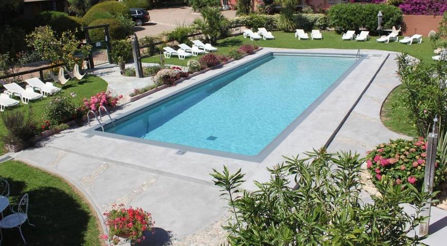 Parc de vacances pour 3 personnes, avec jardin ainsi que piscine et vue en Corse - 3