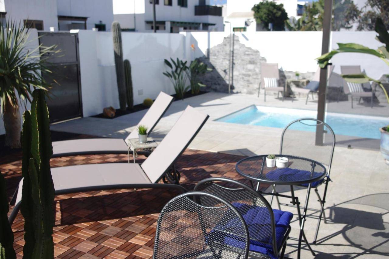Triple Room with Private Bathroom in Playa Honda, San Bartolomé