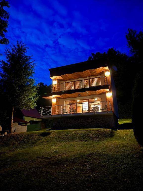 Willa dla 6 osób, z ogród i widok oraz widok na jezioro, zwierzęta dozwolone w Słowacja