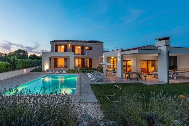 Ferienhaus für 10 Personen, mit Garten und Balkon, mit Haustier