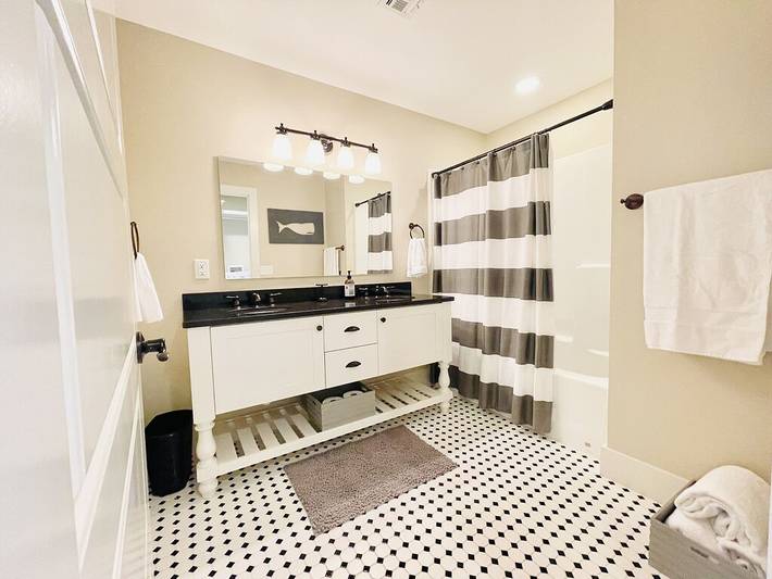 Vacation rental for 10 people, with pool and yard as well as hot tub in Oklahoma