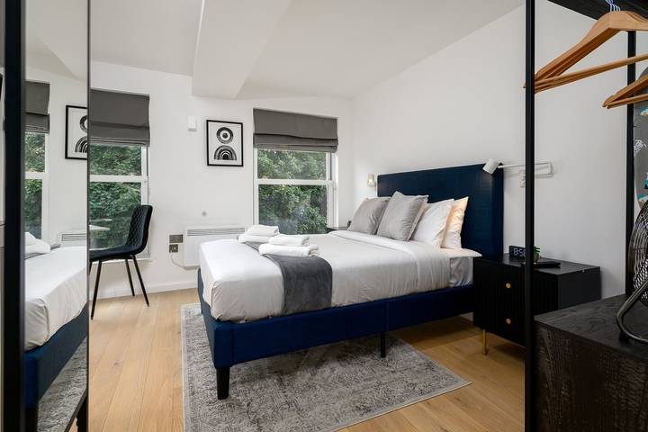 Apartment for 2 people, with pets in Greenwich