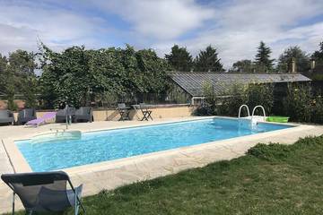 Gîte pour 21 personnes, avec terrasse et jardin dans Saint-Georges-Motel