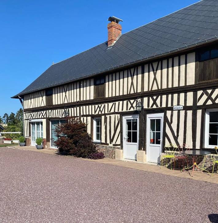 Gîte pour 4 personnes, avec jardin ainsi que piscine et terrasse à Rouge-Perriers