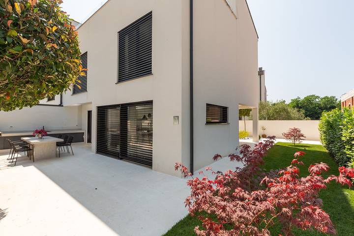 Villa für 8 Personen, mit Garten und Balkon - 1