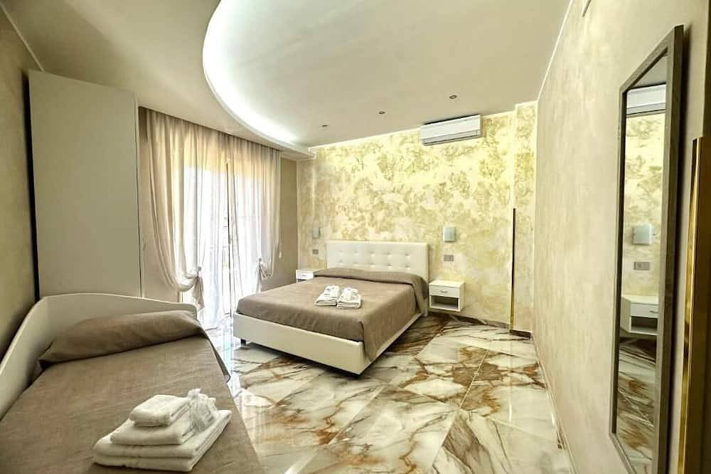 Deluxe Room Rental. in Tropea, Vibo Valentia Provinz
