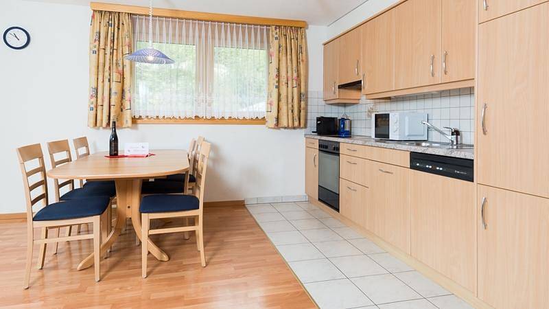Ferienwohnung für 5 Personen, mit Balkon und Ausblick in Saas-Grund - 4