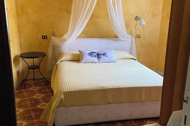 Ganze Wohnung, Meerblick-Wohnung 100 Meter vom Strand, möbliert mit privater Garage in Bagni Jolanda, Moneglia