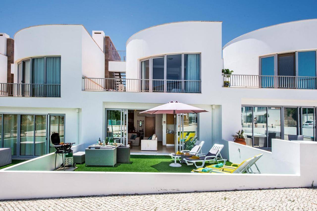 Fuseta Ria Resort - Villa Jasmine - Pool, Jacuzzi & Sea Views in Moncarapacho e Fuseta, Ria Formosa